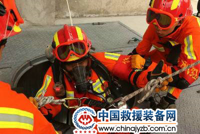 上海消防开展地震救援无预案实战拉动演练