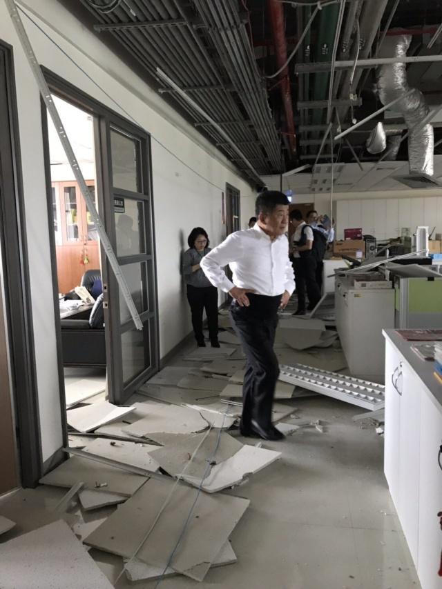 台“卫福部”办公室天花板坍塌