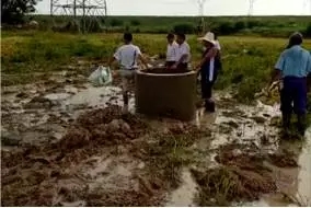 图3-7 反滤水桶处理泡泉