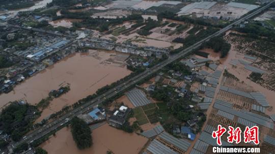 四川丹棱遭遇暴雨袭击致7.38万人受灾