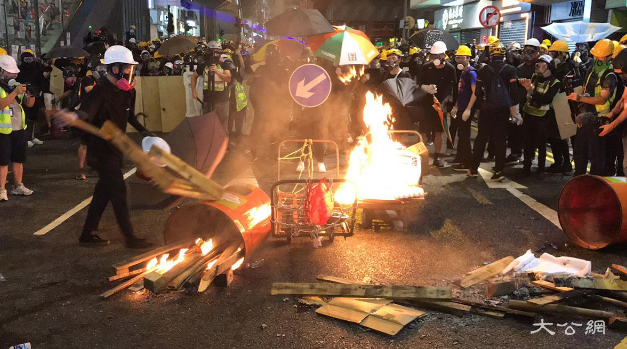 香港警方拘捕44人