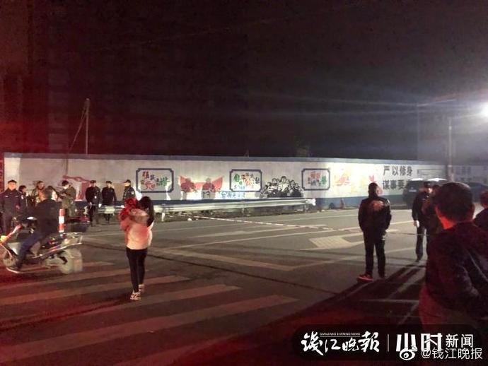 浙江海宁市污水罐体倒塌引发事故