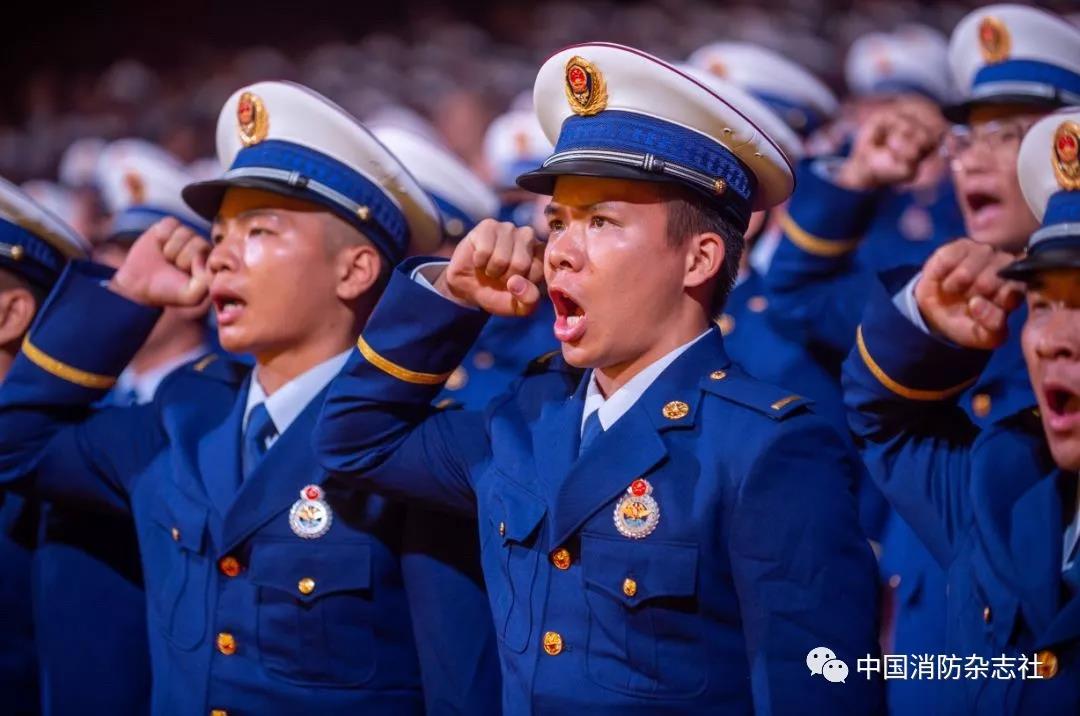 “让权力在阳光下运行”